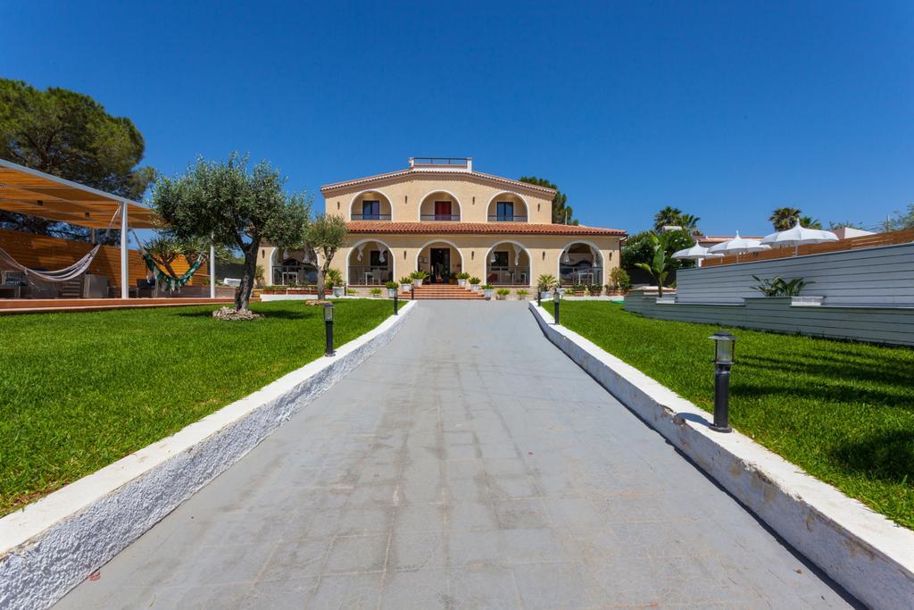 Villa Sunset B&B/Apartments Fontane Bianche Bagian luar foto