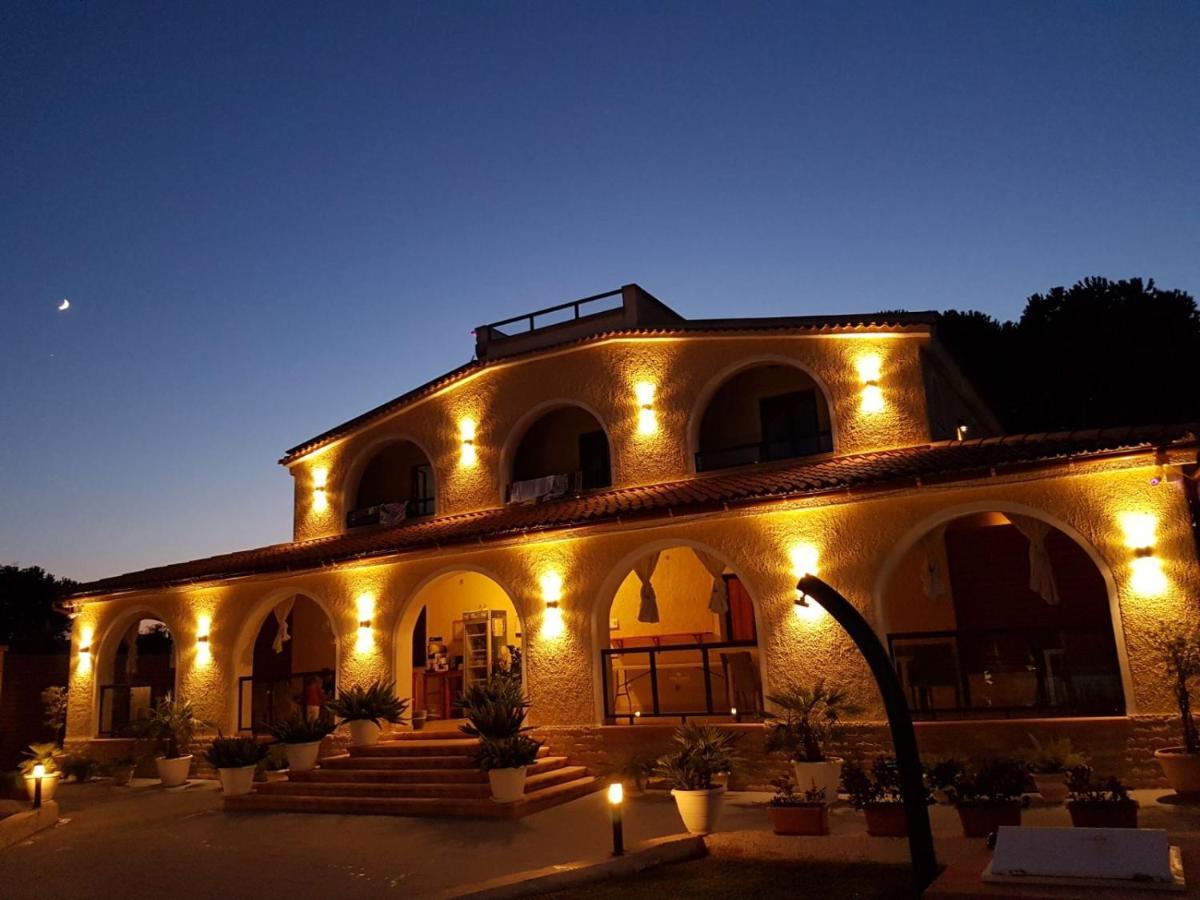 Villa Sunset B&B/Apartments Fontane Bianche Bagian luar foto